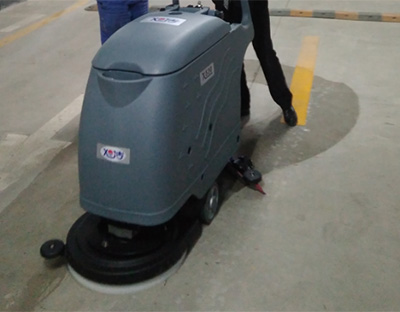 水泥地面能用洗地機(jī)清洗嗎？